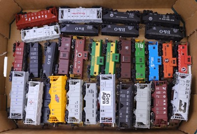 Lot 952 - One tray containing various HO gauge American...