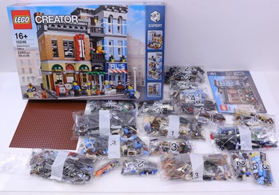 Lot 1560 - Lego Creator No. 10246 Detective's Office,...