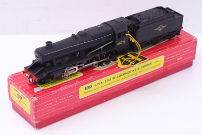 Lot 421 - 2224 Hornby Dublo 2 rail 8F in BR black,...