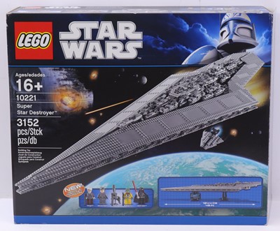 Lot 1569 - Lego Star Wars No. 10221 Super Star Destroyer...