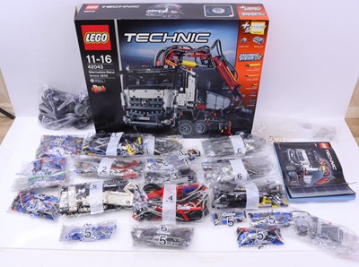 Lot 1571 - Lego Technic Battery-Operated, Electric...