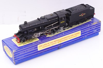 Lot 411 - LT25 Hornby-Dublo 3-rail 2-8-0 loco & tender...