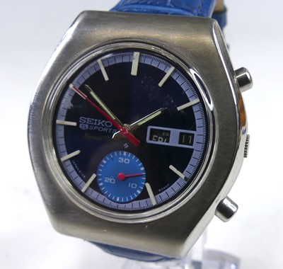 Lot 2603 - A gent's steel cased Seiko Sports 5...