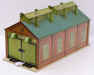 Lot 175 - 1935-41 Hornby 0-gauge No.2 Engine Shed, cream...