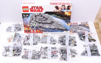 Lot 1609 - Lego Disney Star Wars No. 75190 First Order...