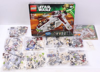 Lot 1610 - Lego Star Wars No. 75021 Republic Gunship...