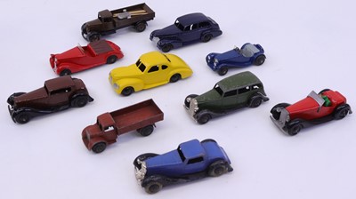 Lot 1131 - 10 various loose repainted and play worn Dinky...