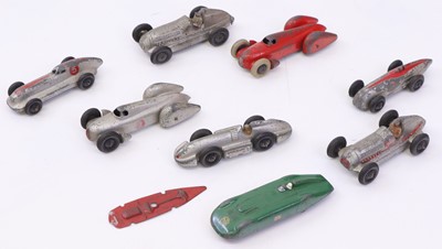 Lot 1069 - 8 various loose Dinky Toy diecast vehicles,...