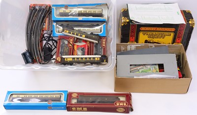 Lot 615 - Collection of 00 gauge wagons and accessories...