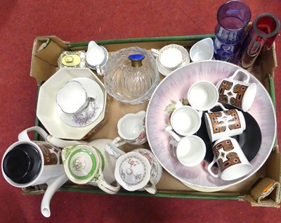 Lot 75 - A collection of ceramics and glass, to include...