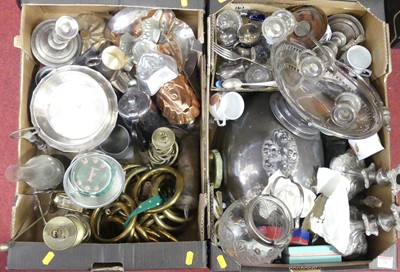Lot 76 - A collection of metalware to include a silver...