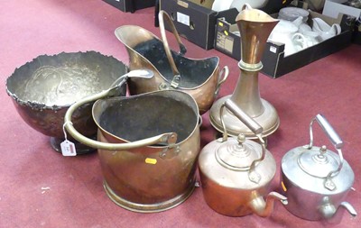 Lot 143 - A collection of metalware, to include two...
