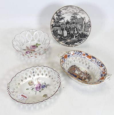 Lot 171 - A collection of ceramics, to include a...