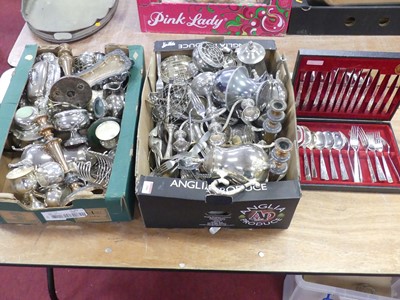 Lot 186 - A collection of silver plated wares, to...