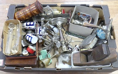 Lot 193 - A collection of metalware and other items, to...