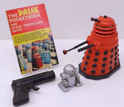 Lot 1866 - a Tomy loose model of a Doctor Who Dalek,...
