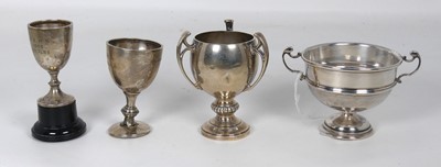 Lot 315 - A George V silver trophy cup, of shallow...