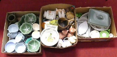 Lot 506 - A collection of ceramics to include...
