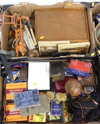 Lot 528 - A collection of items to include Jaeger...