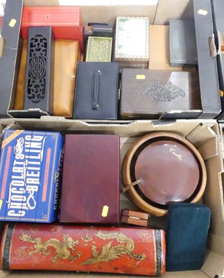 Lot 532 - A collection of boxes to include a...