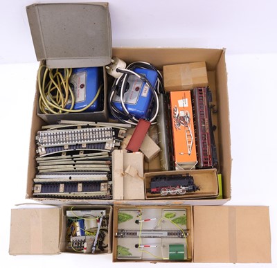 Lot 769 - Mixed collection of Marklin HO gauge 3 rail...