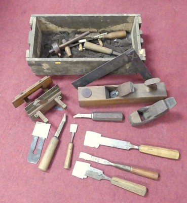 Lot 536 - A collection of woodworking tools to include...