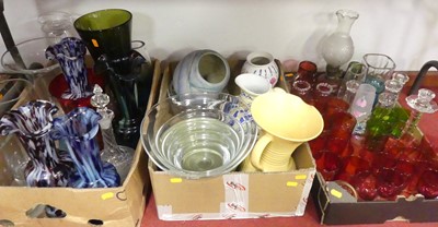 Lot 537 - A collection of ceramics and glass to include...