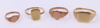 Lot 369 - Four various 9ct gold signet rings, two being...