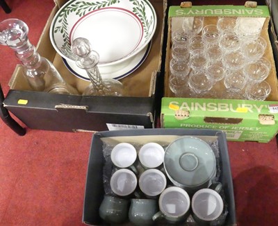 Lot 542 - A collection of items to include a Denby...