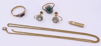 Lot 385 - Mixed lot to include a 9ct gold hardstone set...