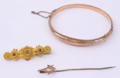 Lot 386 - A Victorian 15ct gold, ruby and diamond set...