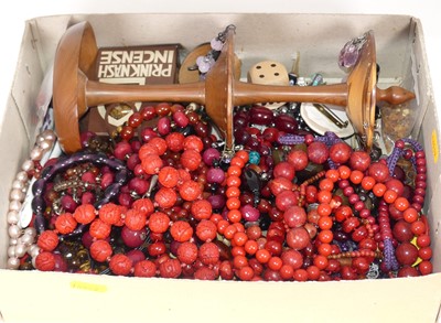 Lot 235 - A collection of assorted costume jewellery, to...