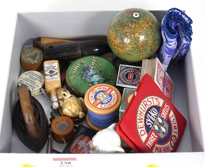 Lot 238 - A small collection of miscellaneous items to...