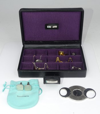 Lot 404 - A small leather jewellery box and contents of...