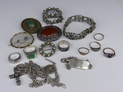 Lot 413 - A collection of modern white and gilt metal...