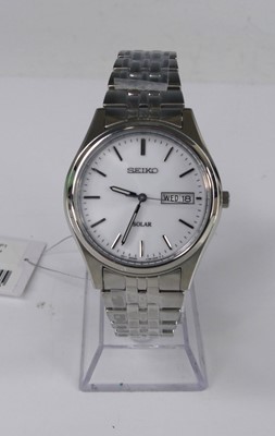 Lot 423 - A Seiko Solar steel cased quartz wristwatch,...