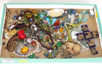 Lot 265 - A collection of assorted mainly modern costume...