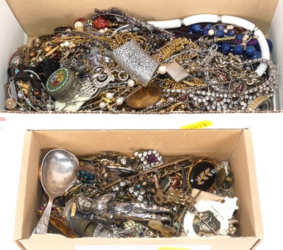 Lot 270 - A collection of assorted costume jewellery, to...