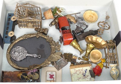Lot 279 - A collection of assorted doll's house...