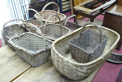 Lot 1319 - A collection of various woven wicker baskets (8)