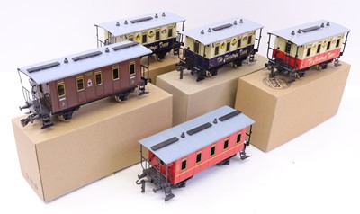 Lot 371 - Five continental outline 0-gauge 4-wheel...