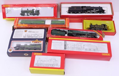 Lot 542 - Eight 00 gauge locos to include a Bachmann...