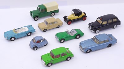 Lot 1472 - 9 various loose Triang Spot On Models...